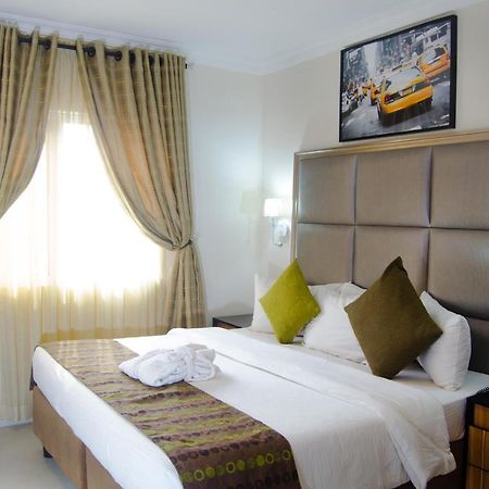 Class Suites Ikeja Kültér fotó