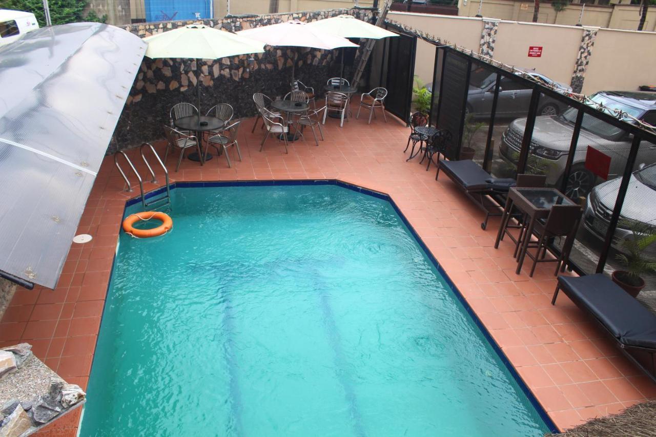 Class Suites Ikeja Kültér fotó