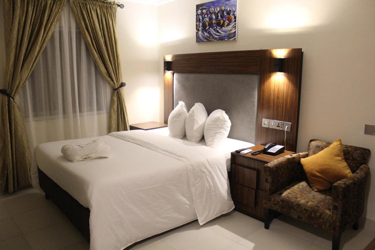 Class Suites Ikeja Kültér fotó