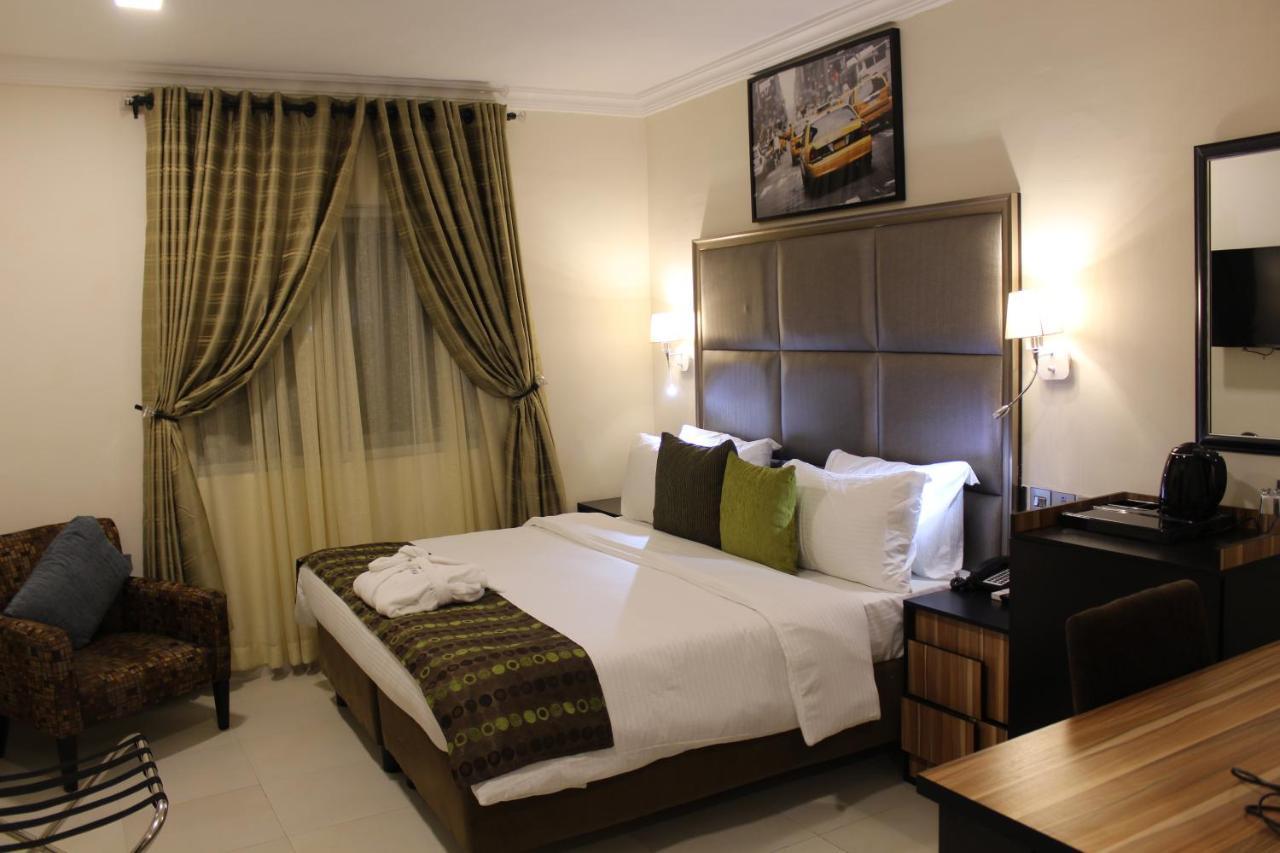 Class Suites Ikeja Kültér fotó