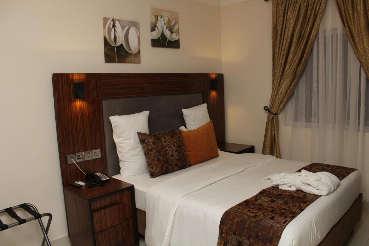 Class Suites Ikeja Kültér fotó