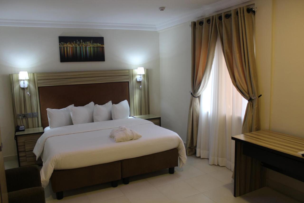 Class Suites Ikeja Kültér fotó