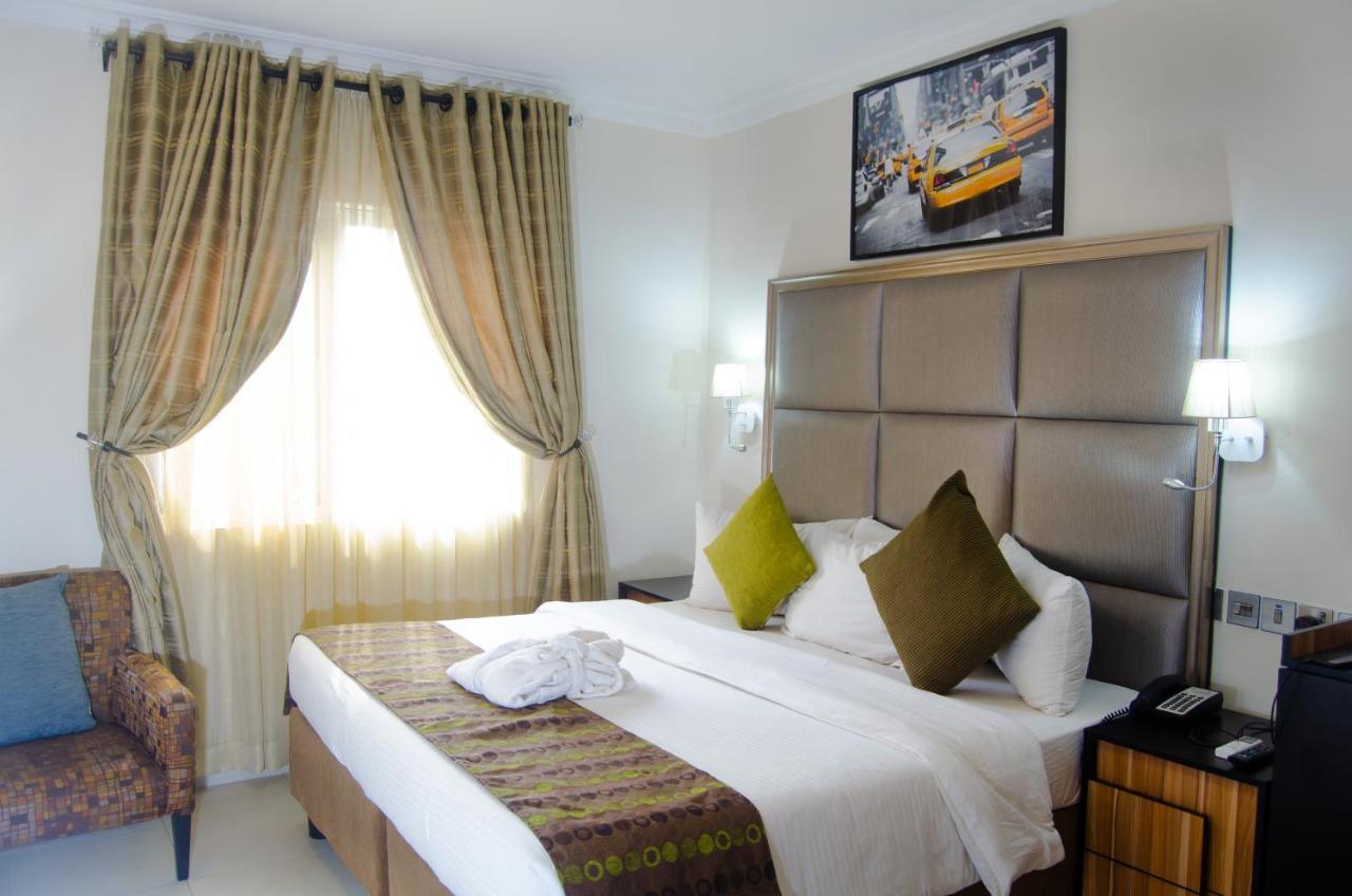 Class Suites Ikeja Kültér fotó